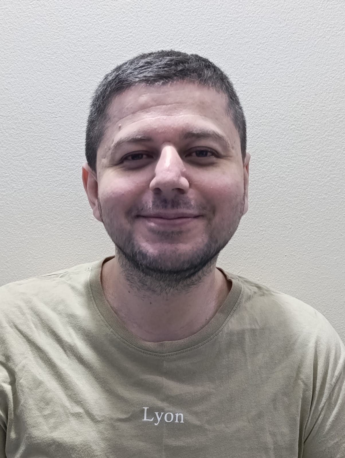 Headshot of myself
